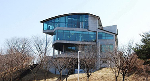 17 - Faculty Residence Hall