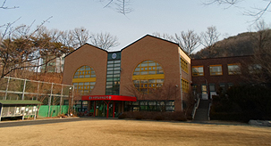 02 - University Kindergarten